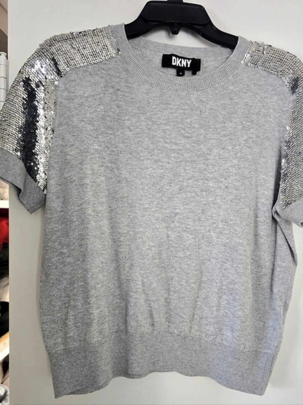 DKNY Sequin Shoulder Short Sleeve Top in Gray & Silver Size Medium EUC